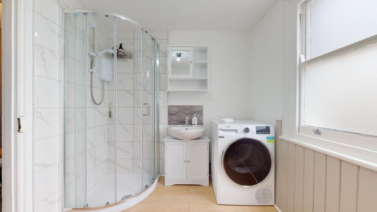 Cheerful 4 Bedroom Victorian House With Back Courtyard Londres Extérieur photo