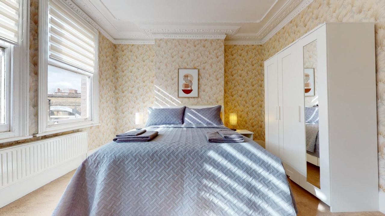 Cheerful 4 Bedroom Victorian House With Back Courtyard Londres Extérieur photo